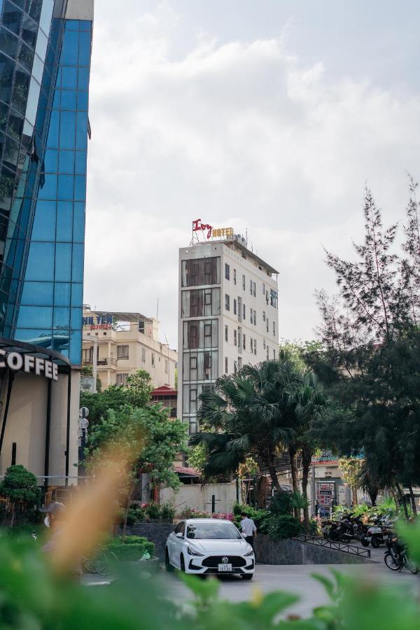 Ivy Hotel Ha Long Buitenkant foto