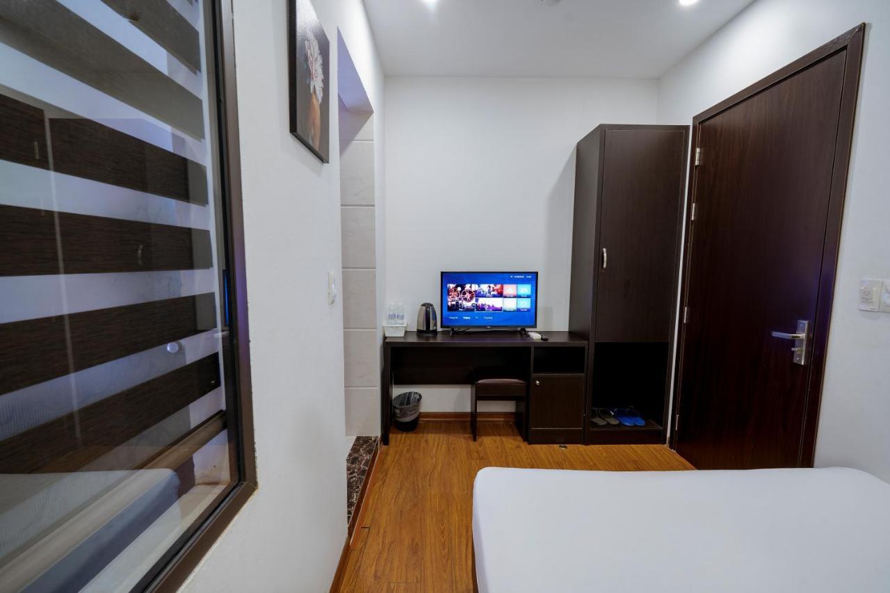 Ivy Hotel Ha Long Buitenkant foto