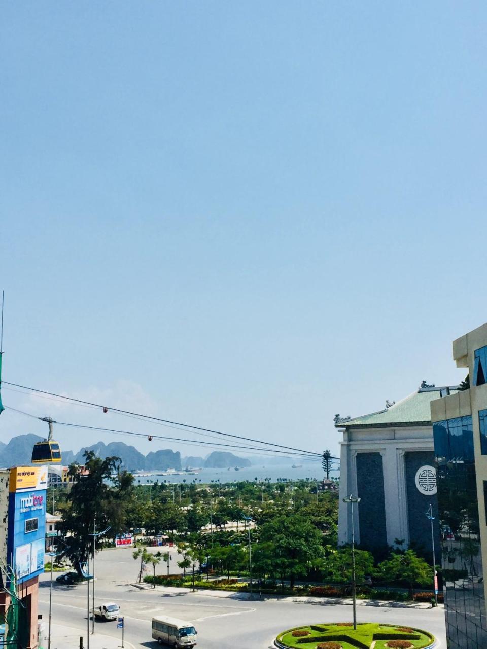 Ivy Hotel Ha Long Buitenkant foto